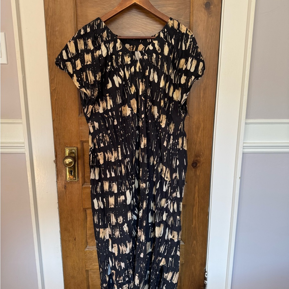 Black and Beige Abstract Print Women’s Dress